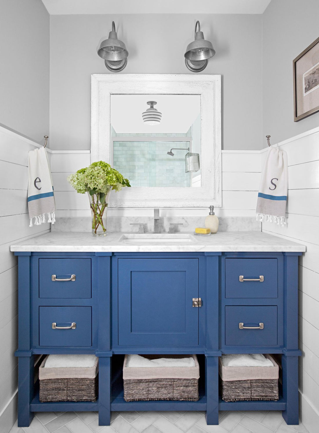 How to put up a bathroom cabinet on tiles ?