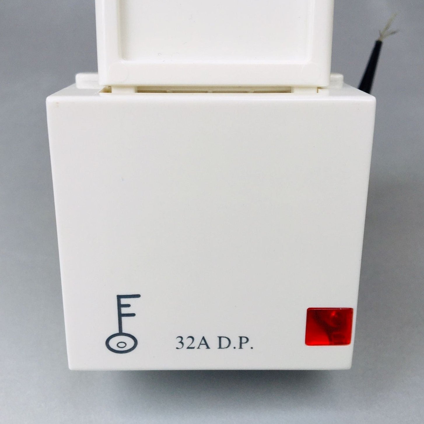 Anchor Penta Modular 32 A DP Switch with Keytag 2 Module - 1 Pc