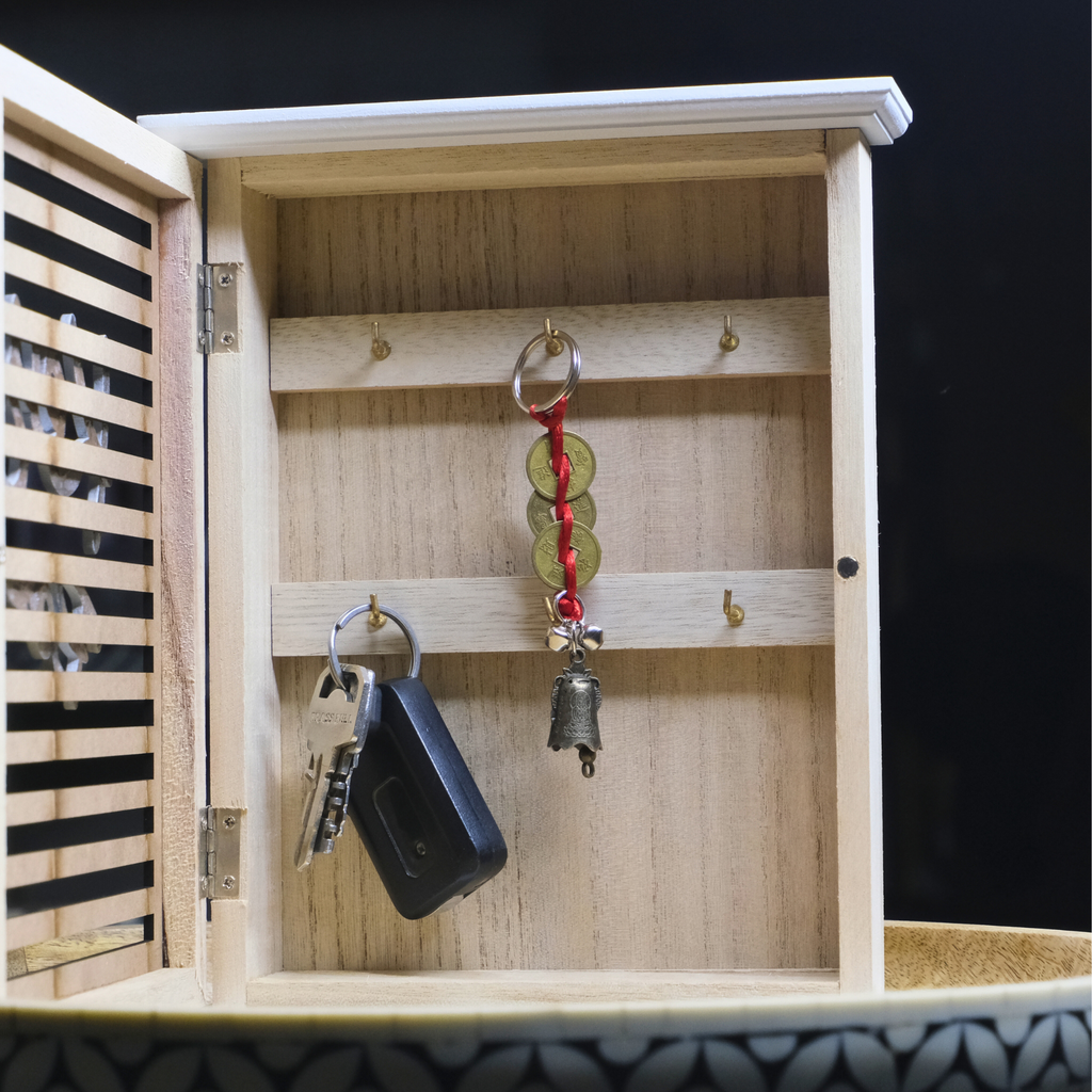 Pretty Key Box Cute Wall Hanging Wooden Key Box Almirah With 6 Hooks Key Holder -1 PC ...