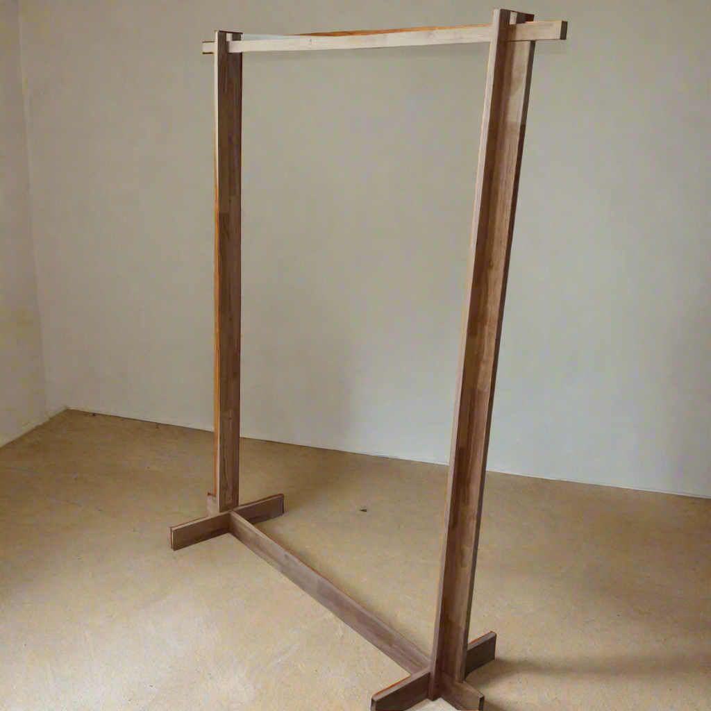 Bridge Standing Hanger By Miza