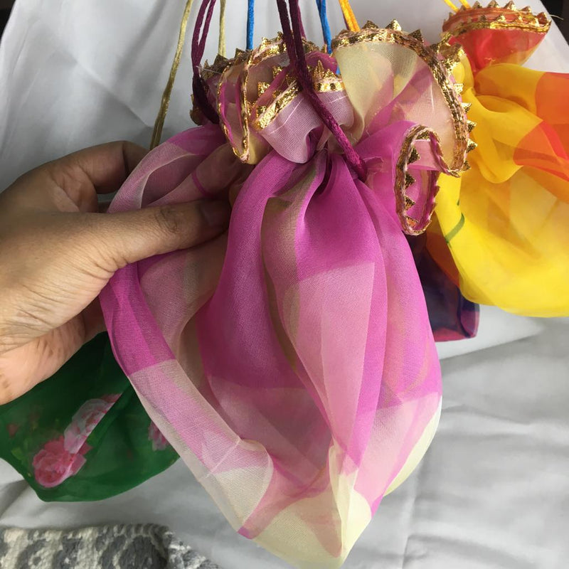 4 Ct Velvet Sari Bags, Saree Lehnga Cover, Sari Storage Bag, Indian Saree  Bags, India Saree Covers, Return Gifts, Weddi… | Expensive dresses, Brocade  fabric, Lehnga