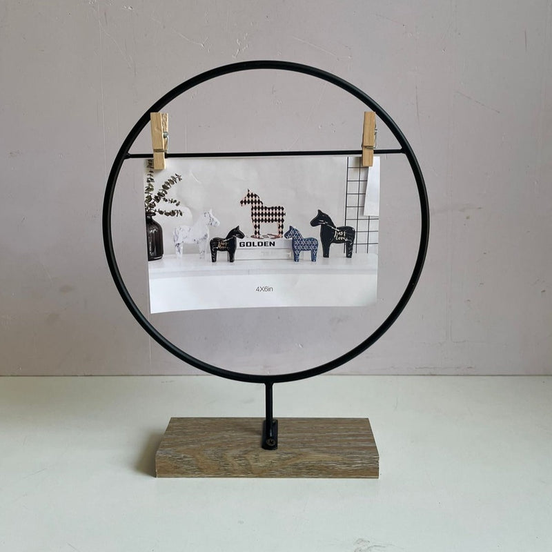 Black Metal Photo Frames With Wooden Clips By APT