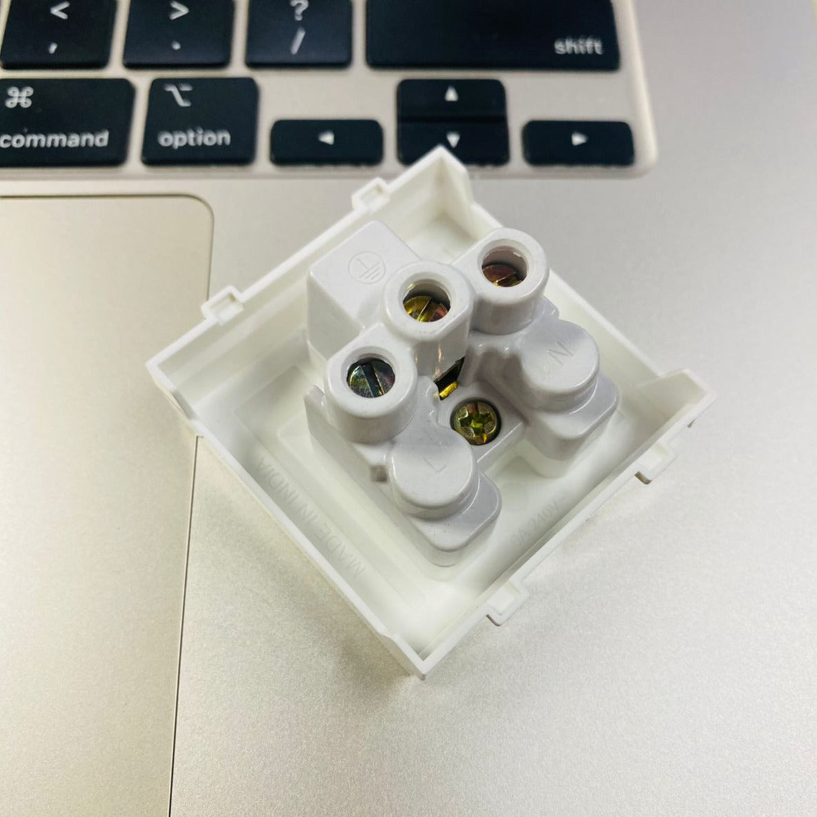 Anchor Penta Modular 2 Module 6 A 3 pin Socket ( W/O Shutter )- 1 Pc