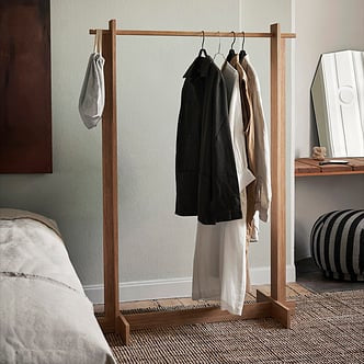 Bridge Standing Hanger By Miza
