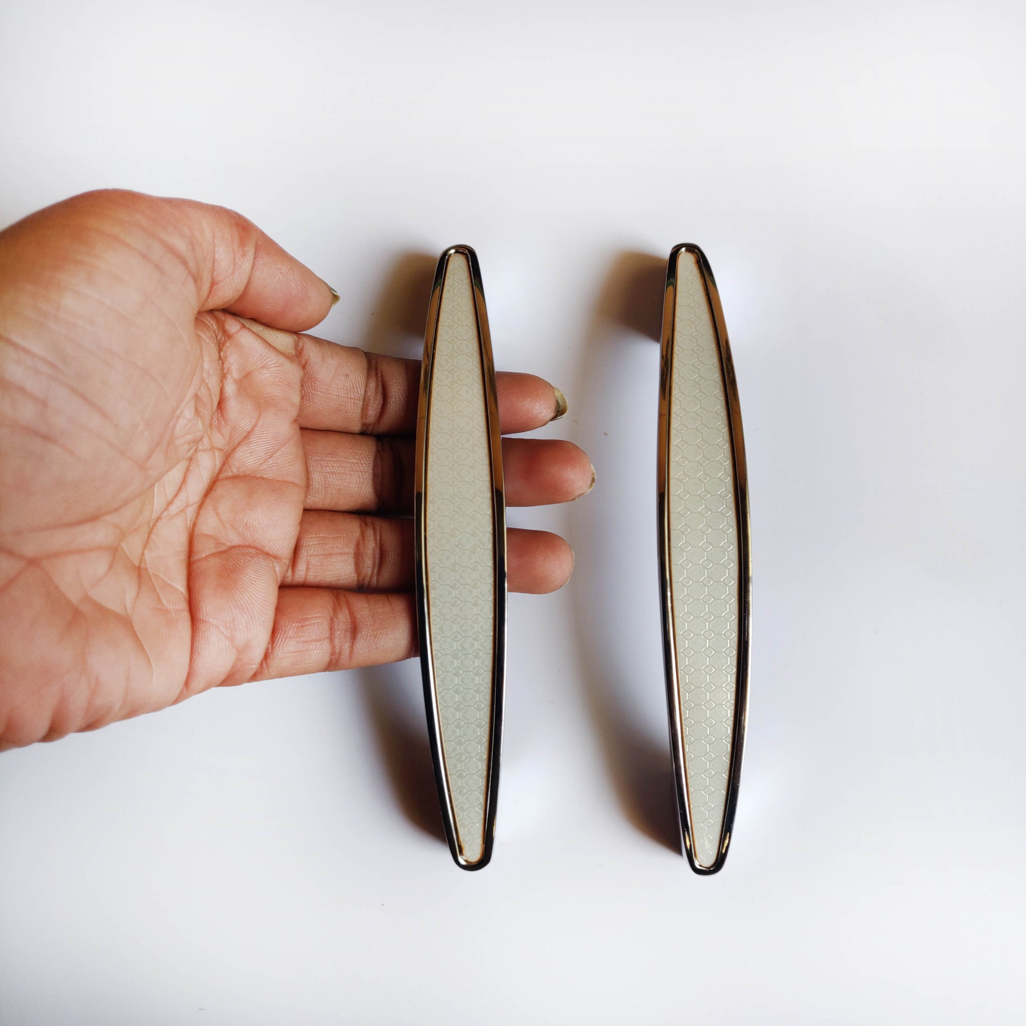 Arc Shape Hexagonal Pattern Metal Silver Tone Door/Cupboard Pull Handle 1Pc By DH