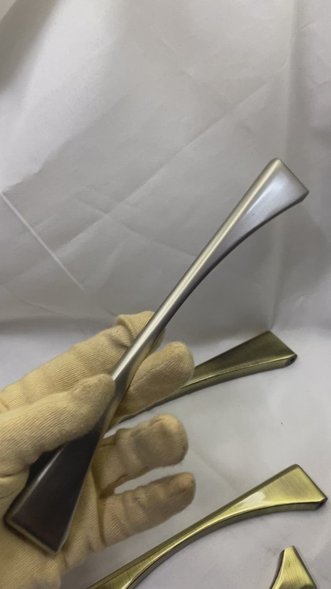Curving The Edge Style Door Handles For Interior And Exterior (With Screw) By DH