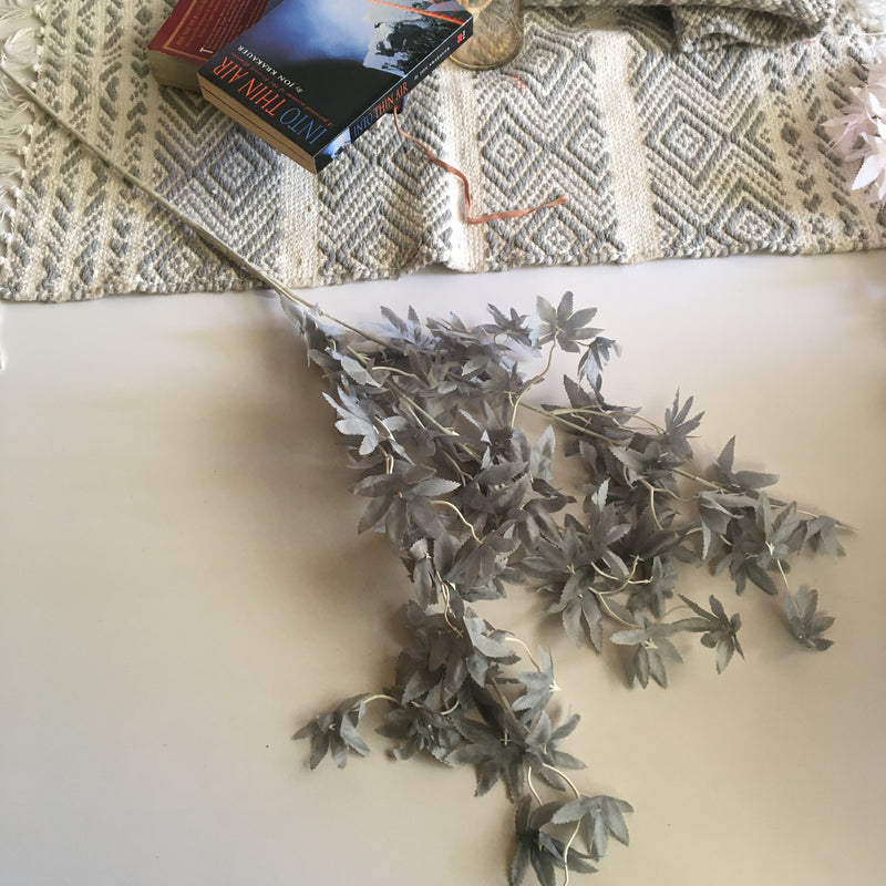 Artificial maple leaves part decor
