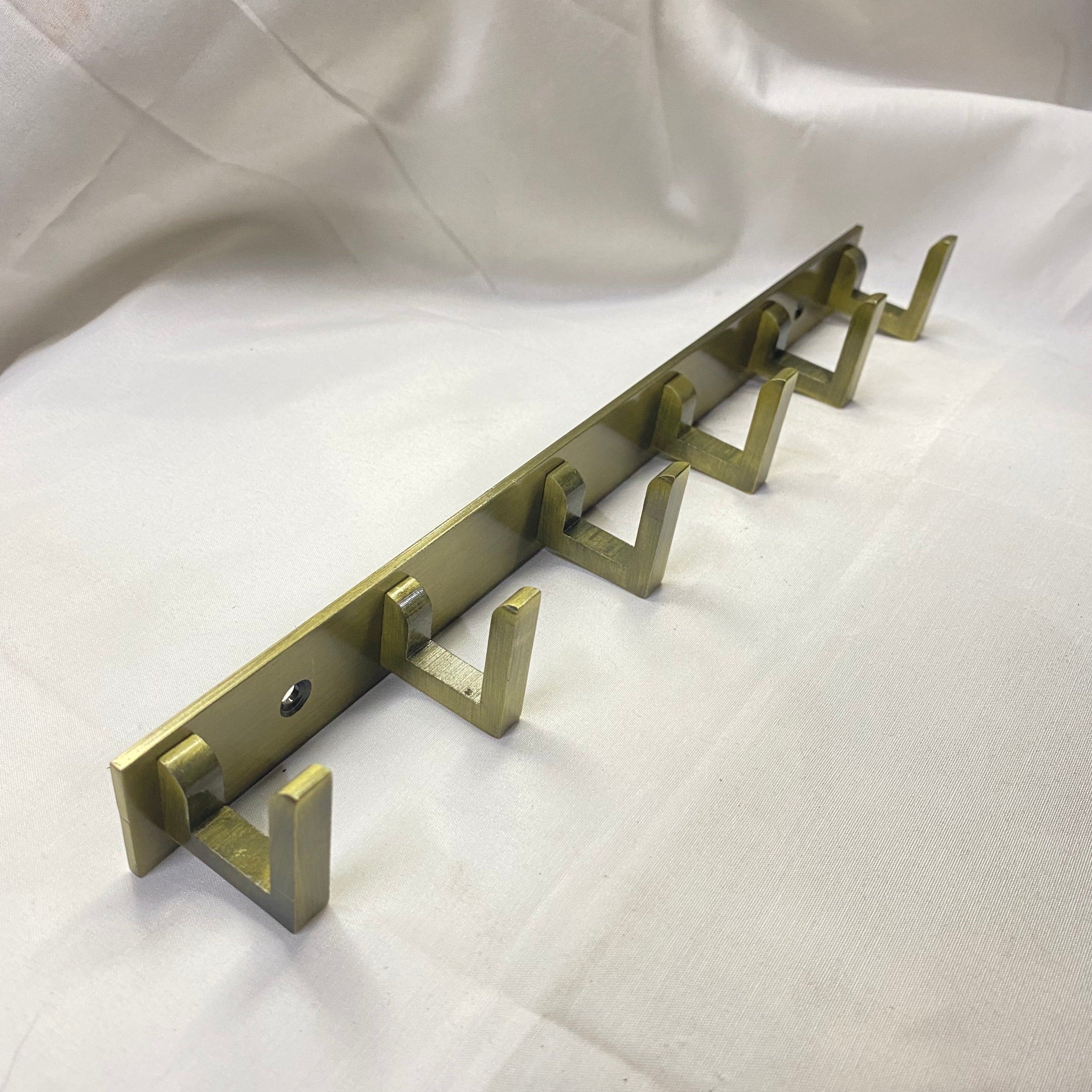 Antique Brass 6 Pin Metal Bathroom Cloth Hanging Hooks/Hangers By DH