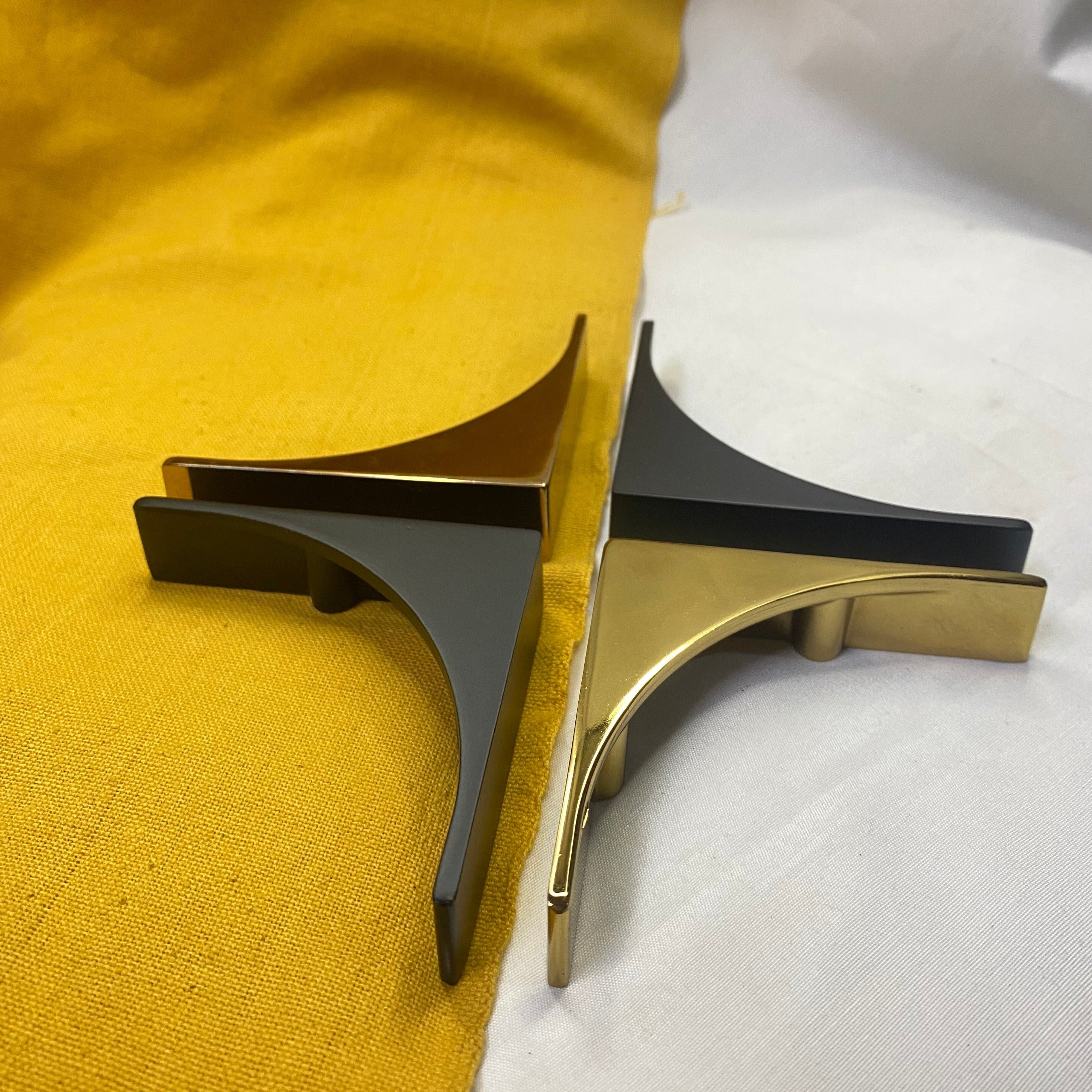Metal Corner Handle By DH